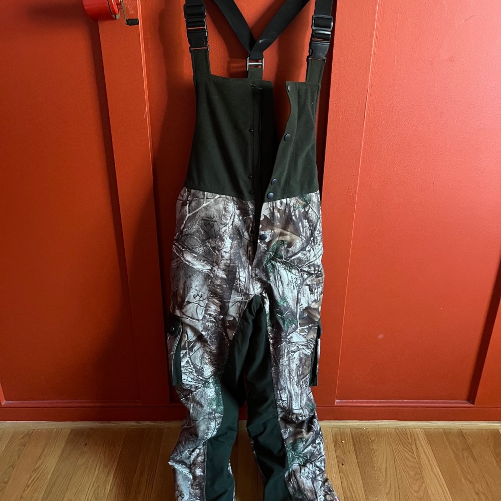 Womens camo insulated bib overalls Small